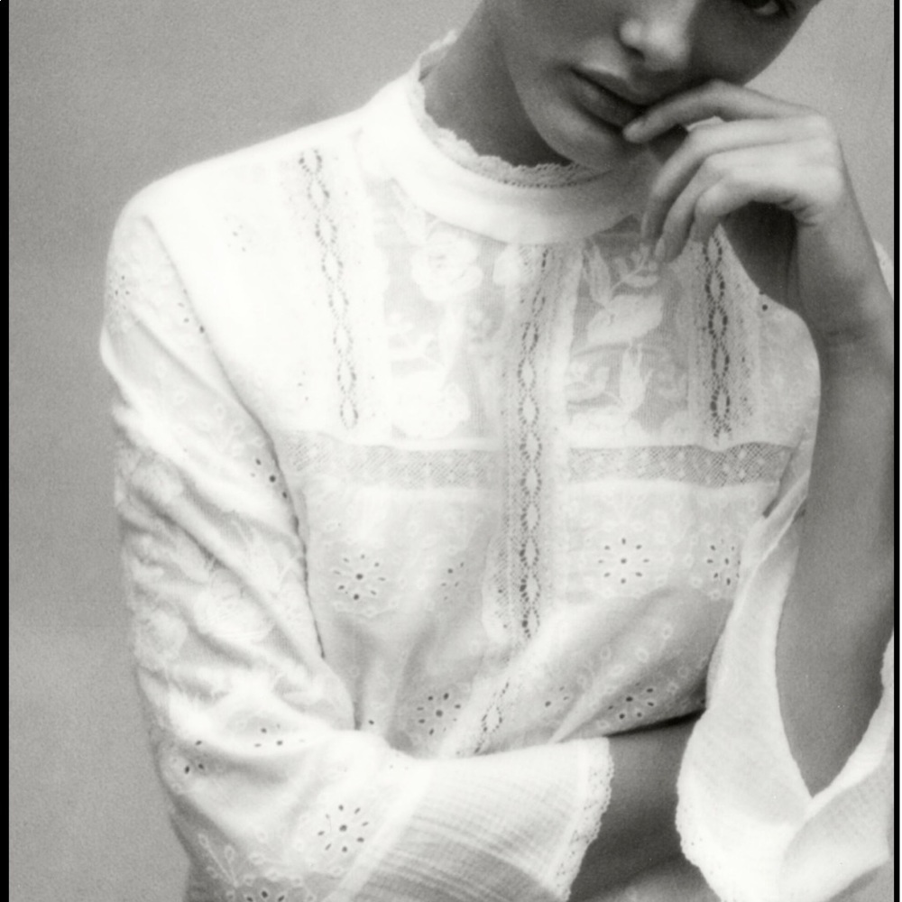 Zara beautiful embroidered blouse